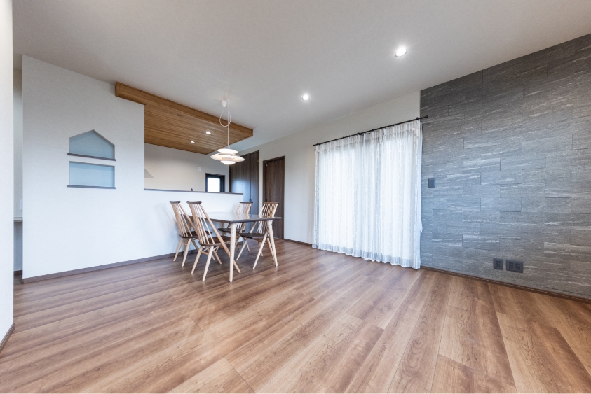 柱を減らした開放設計を可能に